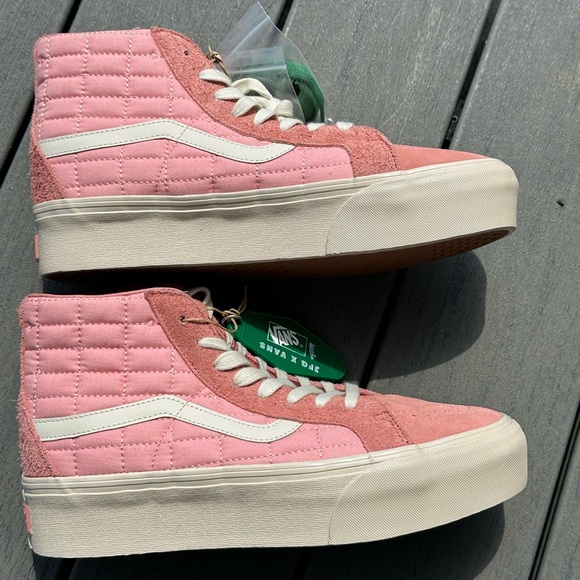 Vans Pink Low-Top Sneakers with Classic Waffle Outsoles - Picture 10 of 12